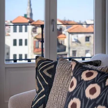 Condes De Azevedo Palace شقة