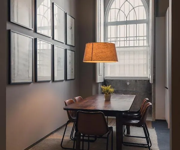 Condes De Azevedo Palace *